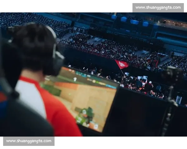 电竞产业风云再起全球赛事格局迎来新变革豪门战队重组引发市场热议 - 副本